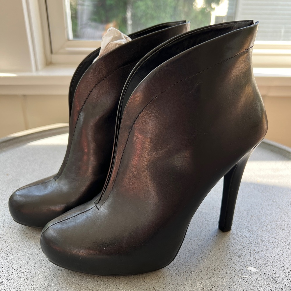 Black closed-toe Bootie